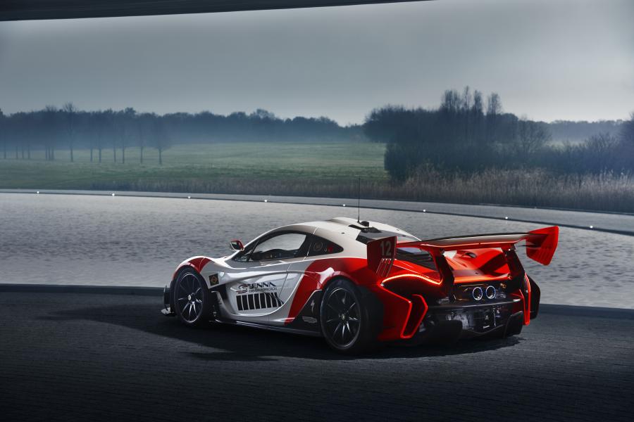  McLaren MSO P1 GTR Ayrton Senna 2018 года  (фото 3 из 8)